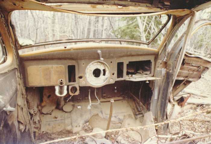 abandoned car1
